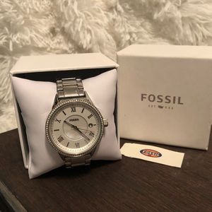 Fossil Watch-Mother of Pearl on face-Pretty!🕰
